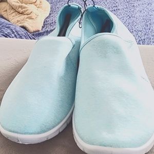 Slip On Lightweight Memory Foam Sole Sneakers, Wide Width.Brand new.